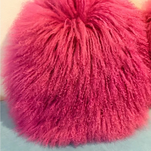 Z Gallerie Mongolian fur Fuchsia Fluffy round Accent Pillows - Picture 3 of 7